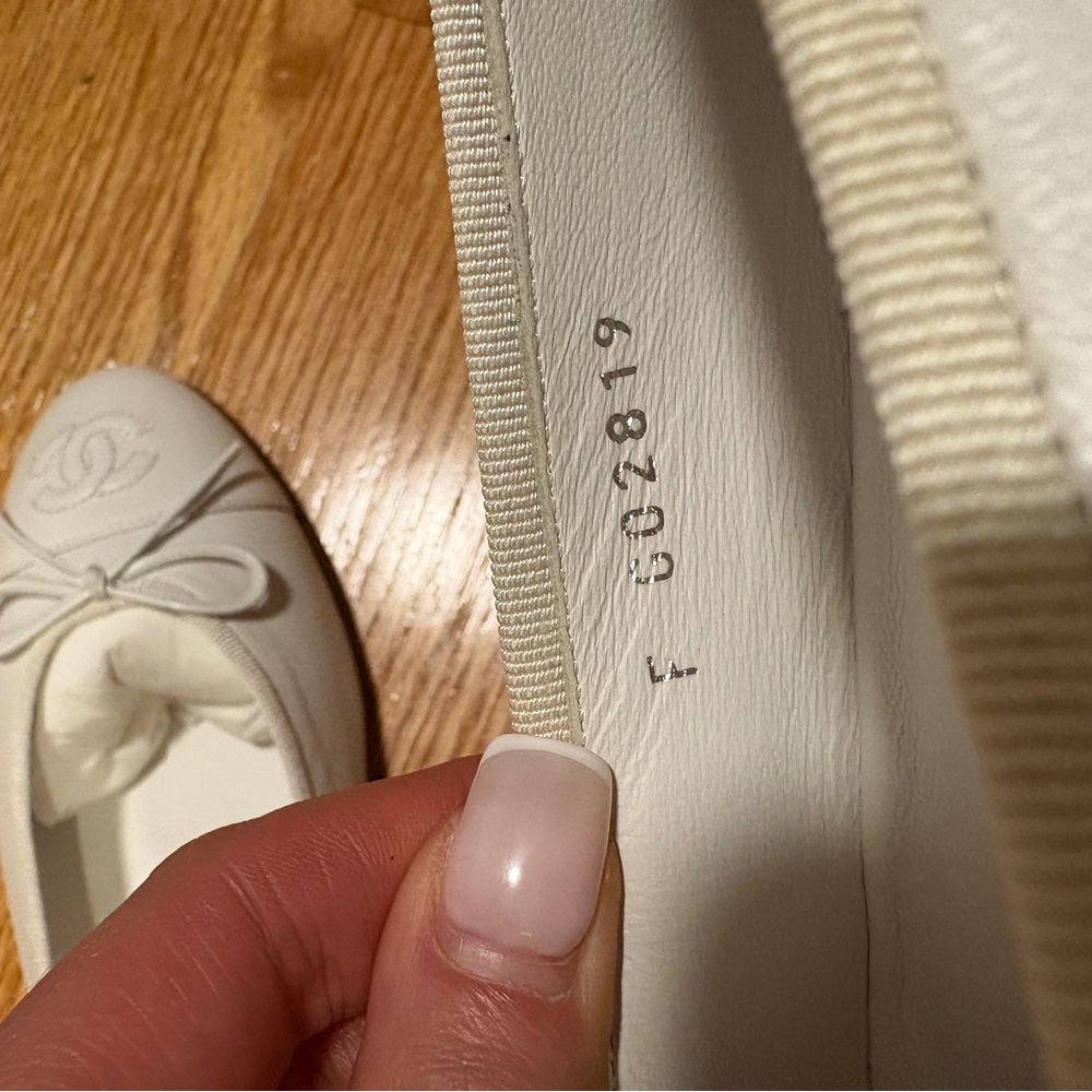 CHANEL White Leather Ballet Flats - Picture 4 of 6